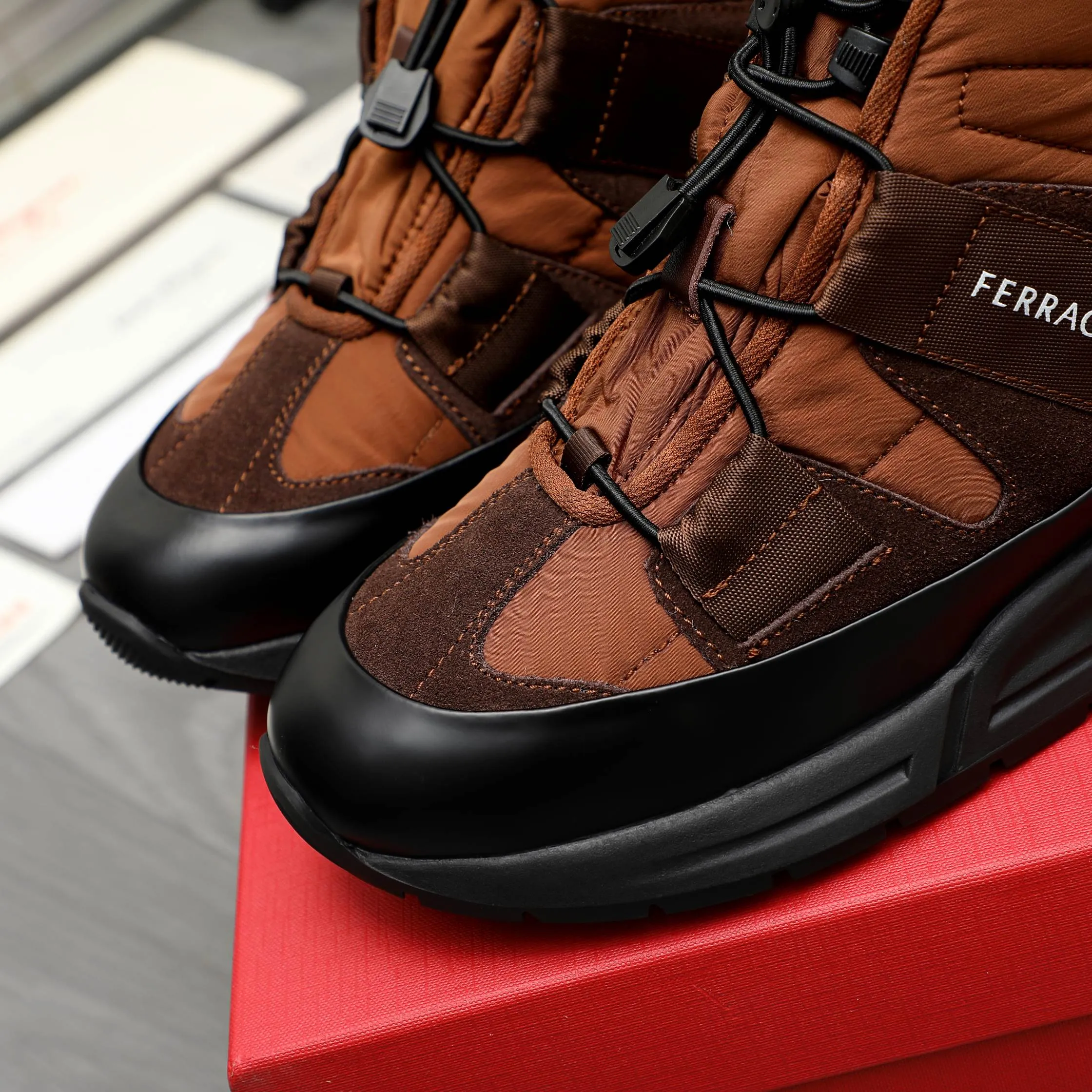 Men's shoes 💰640 Product trademark: Ferragamo "Ferragamo" high-top casual shoes Regular size: 38-46 (45.46 is custom-made and non-returnable) Product materials: Selected frosted cowhide stitching cloth upper, cowhide lining, original outsole